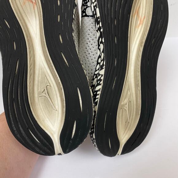 MIZUNO NEO ZEN J1GC2529 06 White Black Running Shoes Men's Size 8 - Picture 13 of 13